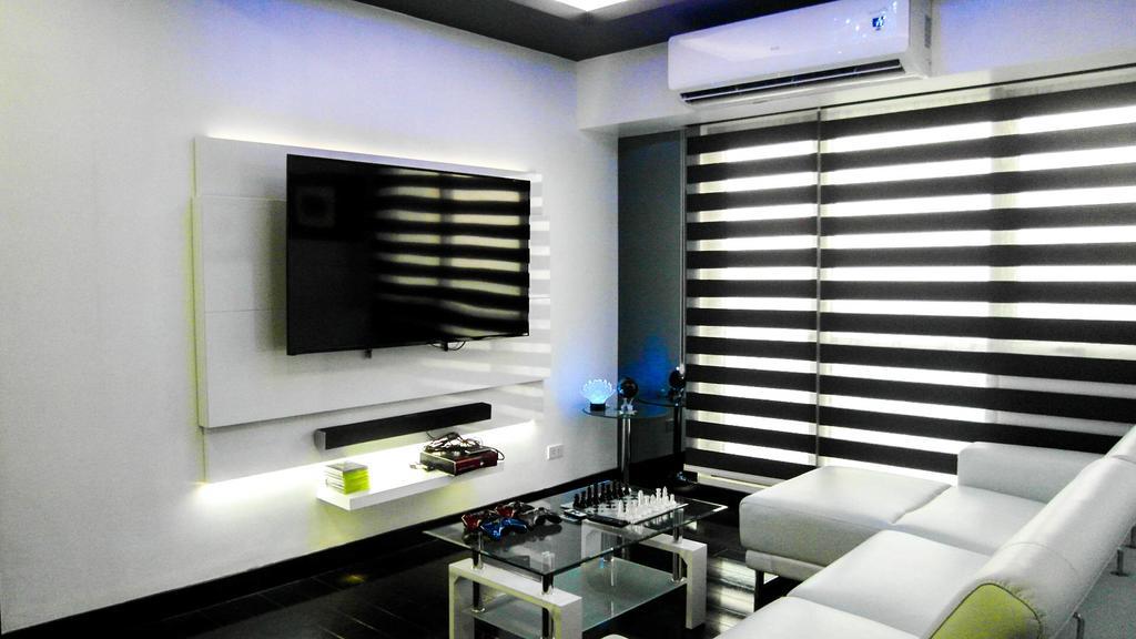Modern Luxury Lower Penthouse Unit Manila Exterior photo